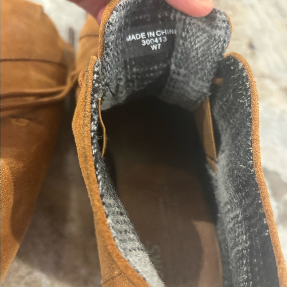 EUC Tom’s women leather lace up shoes - Picture 3 of 6